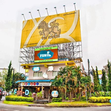 Fun-D Hostel Чианграй Экстерьер фото