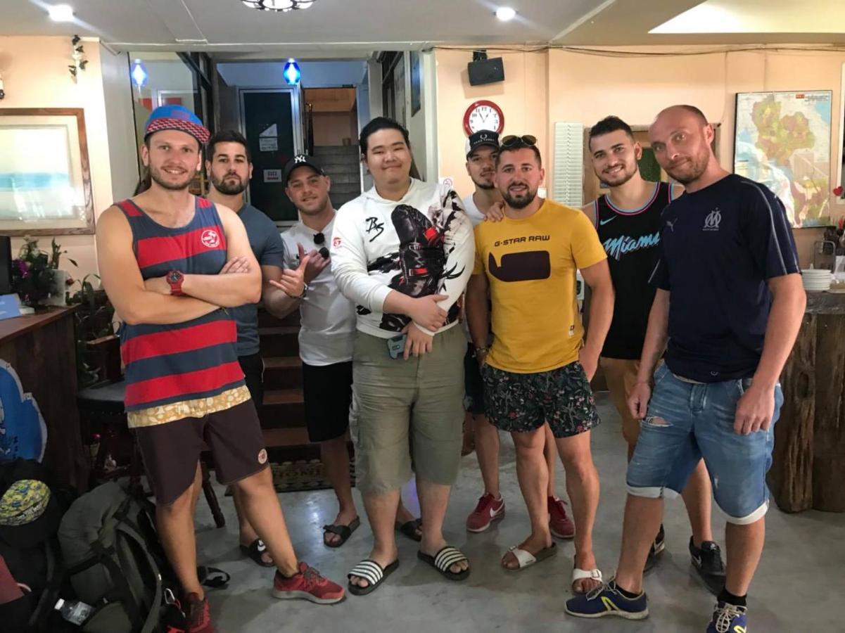 Fun-D Hostel Чианграй Экстерьер фото